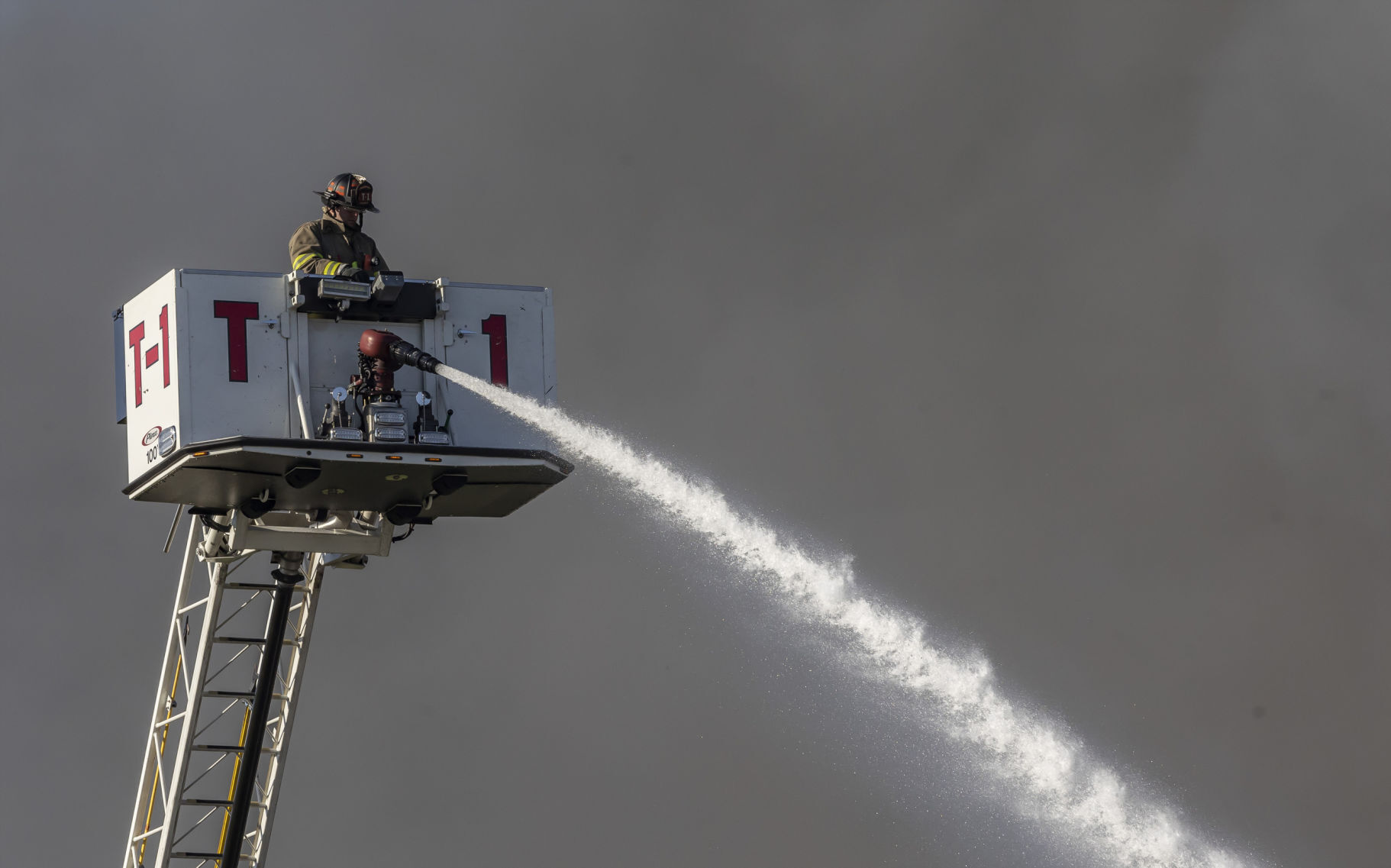Warehouse fire3 050121.JPG